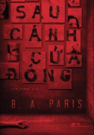 Sau cánh cửa đóng